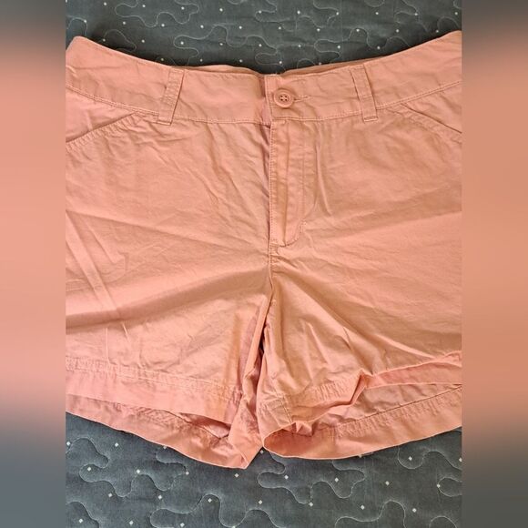Columbia pink 4 inch shorts size 8 - Picture 1 of 3